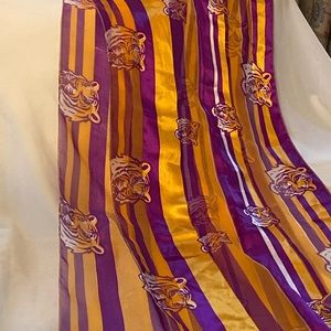 LSU scarf